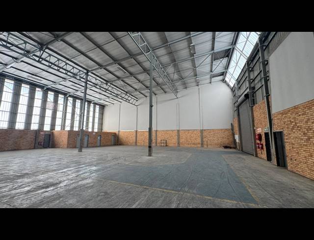 784M² WAREHOUSE TO LET IN LINBRO PARK